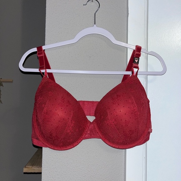 Victoria's Secret Lace Bra - Picture 1 of 3